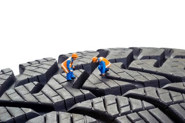 Tyre treads - Legal requirements and safety